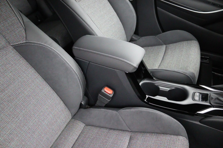 Toyota Corolla - Hybrid 140 Dynamic | Incl. € 3000,-MANIA | 52