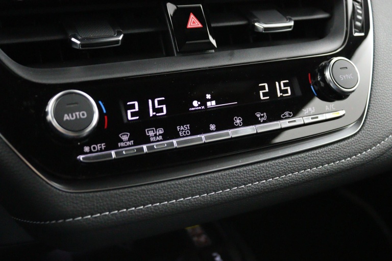 Toyota Corolla - Hybrid 140 Dynamic 12