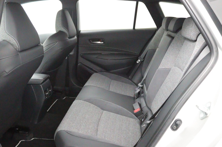 Toyota Corolla - Hybrid 140 Dynamic 18