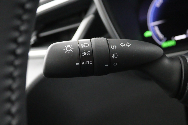 Toyota Corolla - Hybrid 140 Dynamic 29