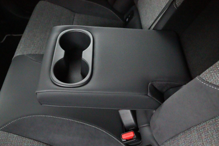 Toyota Corolla - Hybrid 140 Dynamic 38