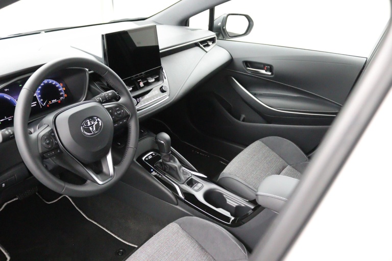 Toyota Corolla - Hybrid 140 Dynamic 49