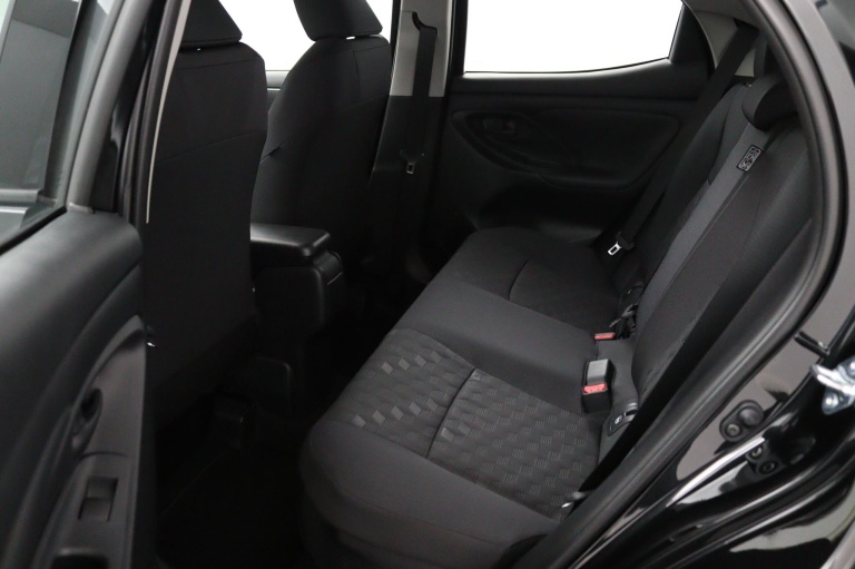 Toyota Yaris - 1.5 Hybrid 115 Comfort | Incl. € 2000,-MANIA | 17