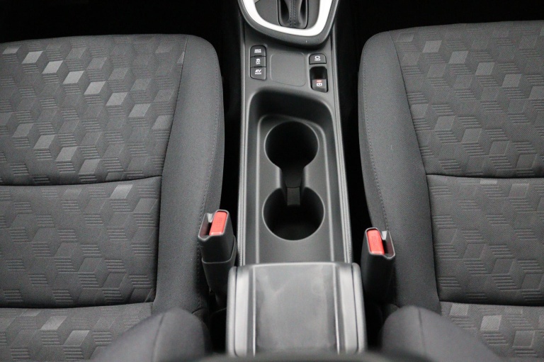 Toyota Yaris - 1.5 Hybrid 115 Comfort | Incl. € 2000,-MANIA | 36