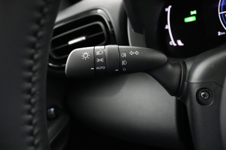 Toyota Yaris Cross - 1.5 Hybrid 115 Active | | Incl. € 2000,-MANIA | 30