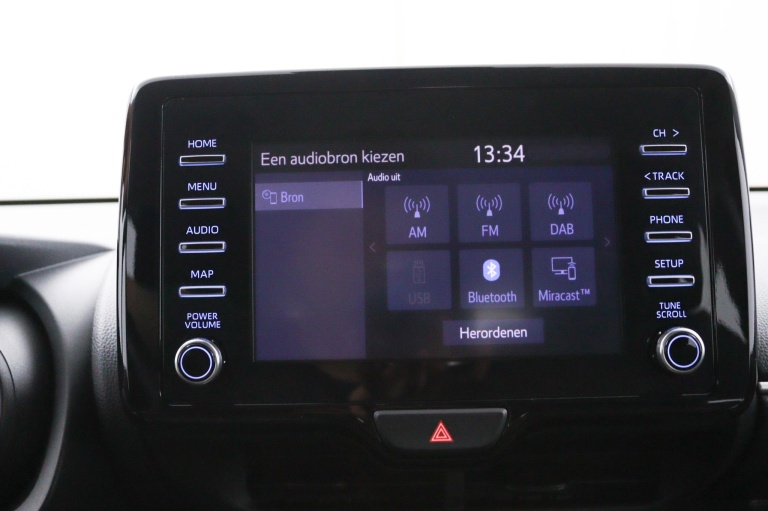 Toyota Yaris - 1.5 Hybrid 115 First Edition | Stoelverwarming | 12