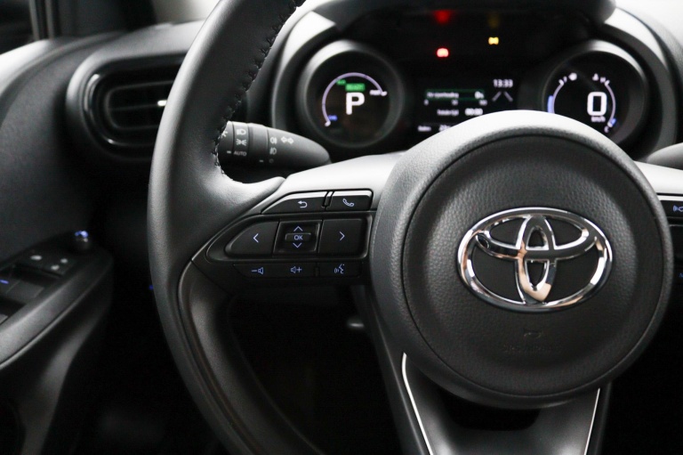 Toyota Yaris - 1.5 Hybrid 115 First Edition | Stoelverwarming | 20