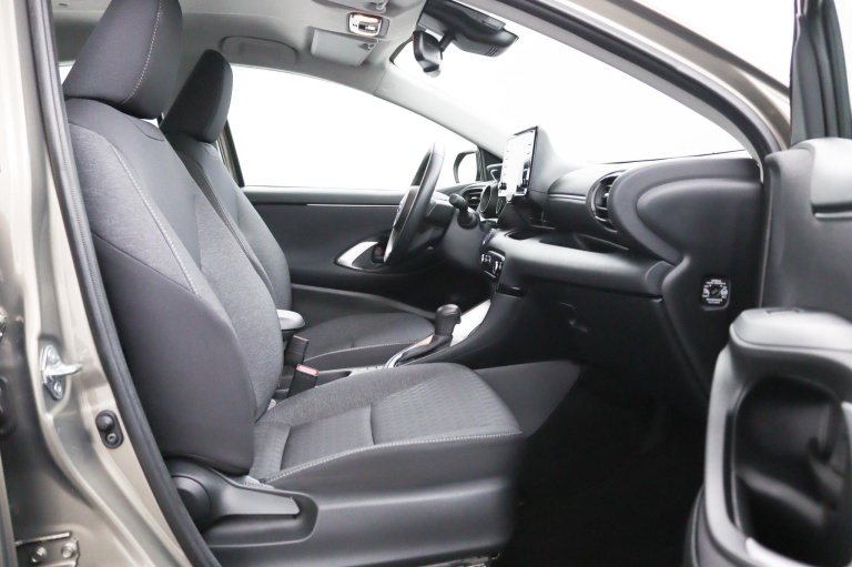 Toyota Yaris - 1.5 Hybrid 115 First Edition | Stoelverwarming | 23