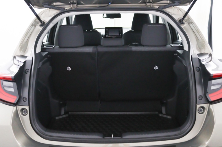 Toyota Yaris - 1.5 Hybrid 115 First Edition | Stoelverwarming | 25