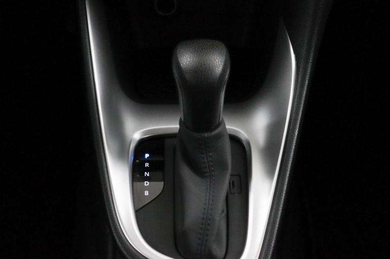 Toyota Yaris - 1.5 Hybrid 115 First Edition | Stoelverwarming | 28