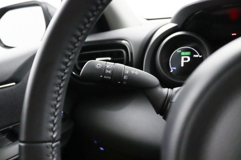Toyota Yaris - 1.5 Hybrid 115 First Edition | Stoelverwarming | 31