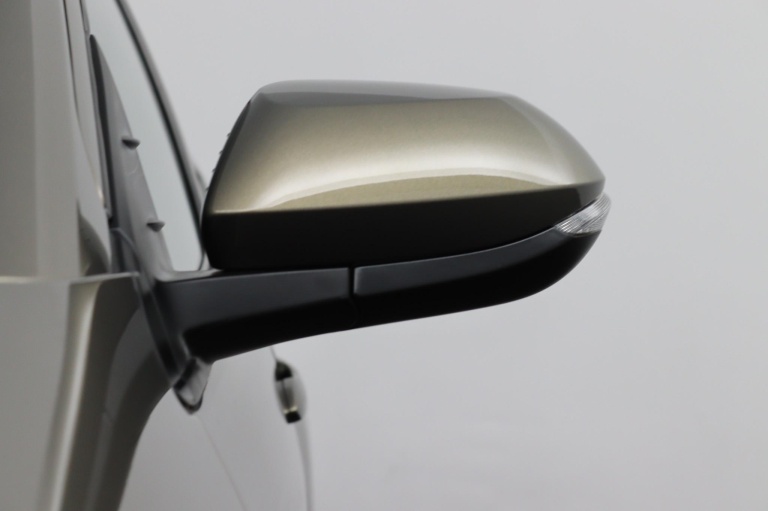 Toyota Yaris - 1.5 Hybrid 115 First Edition | Stoelverwarming | 36