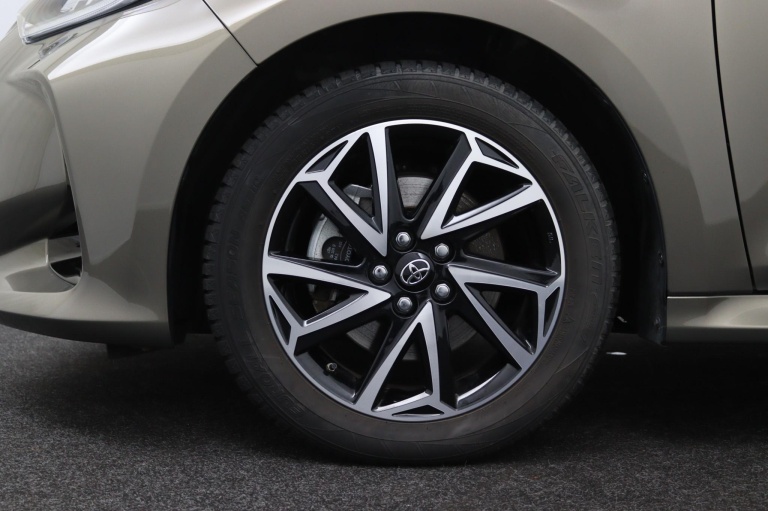 Toyota Yaris - 1.5 Hybrid 115 First Edition | Stoelverwarming | 37