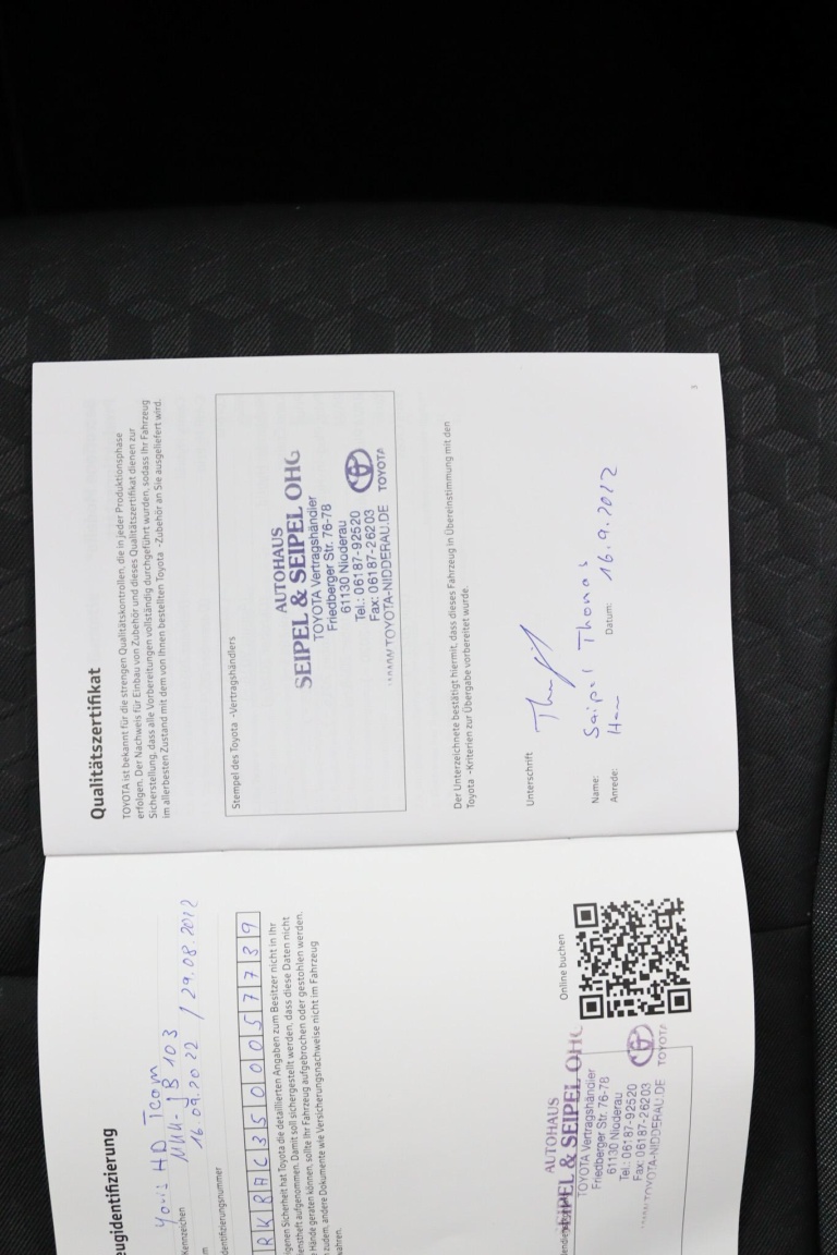 Toyota Yaris - 1.5 Hybrid 115 First Edition | Stoelverwarming | 42
