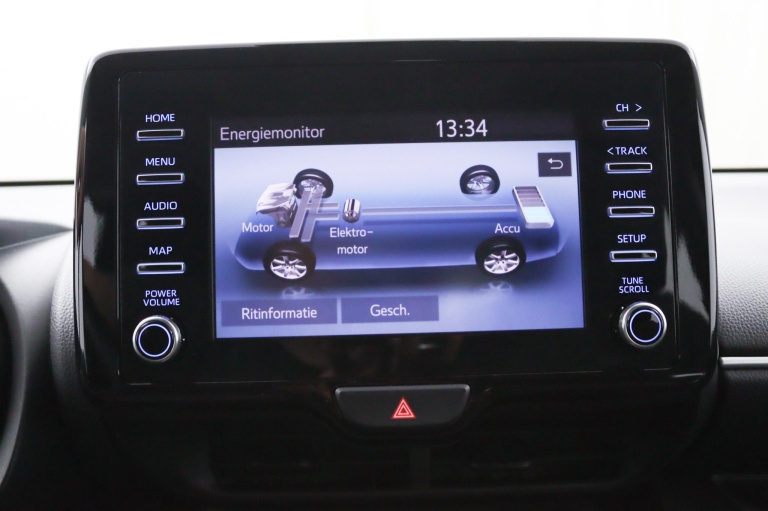 Toyota Yaris - 1.5 Hybrid 115 First Edition | Stoelverwarming | 49