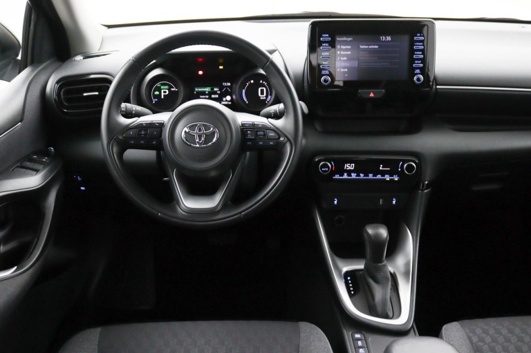 Toyota Yaris - 1.5 Hybrid 115 First Edition | Stoelverwarming | 54
