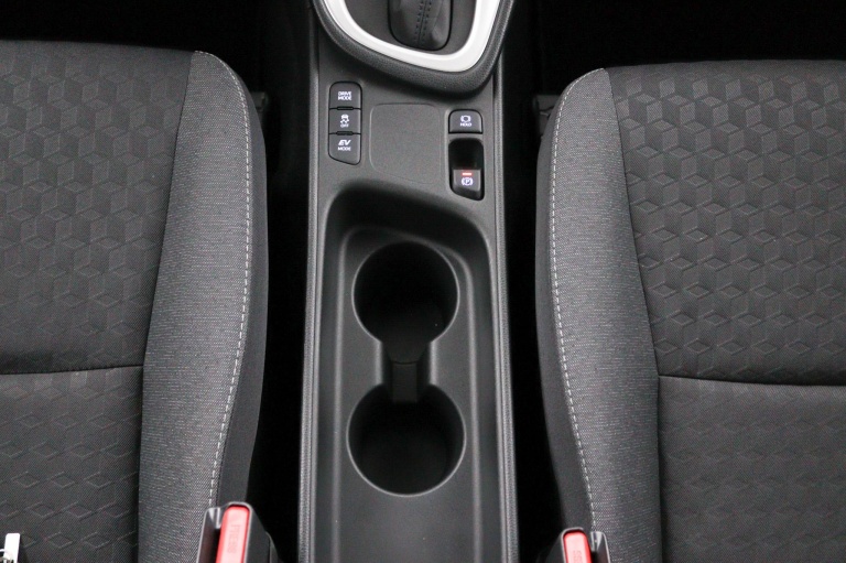 Toyota Yaris - 1.5 Hybrid 115 First Edition | Stoelverwarming | 55