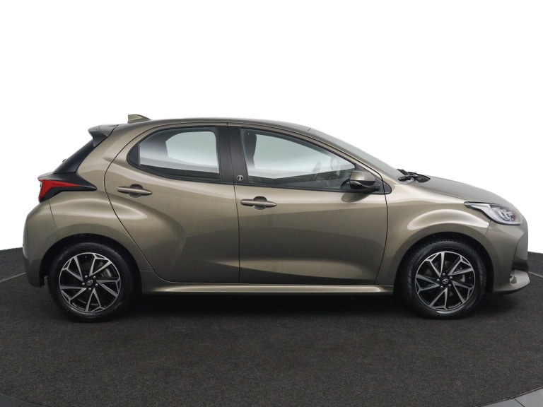 Toyota Yaris - 1.5 Hybrid 115 First Edition | Stoelverwarming | 6