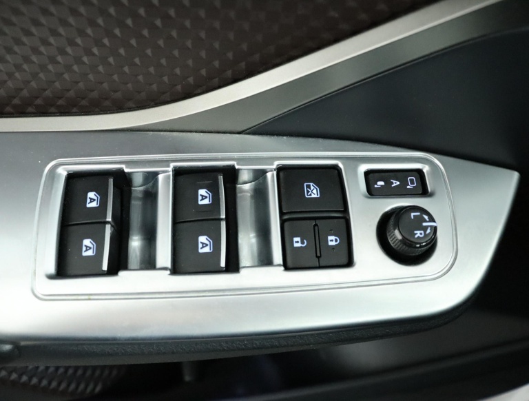 Toyota C-HR - 1.8 Hybrid Executive 30