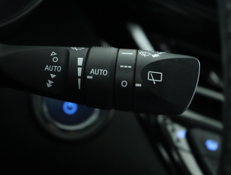 Toyota C-HR - 1.8 Hybrid Executive 32