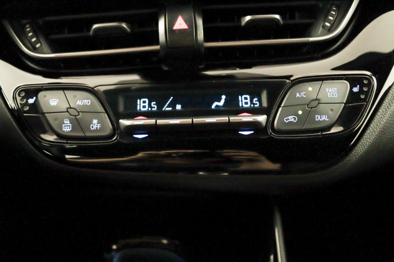 Toyota C-HR - 1.8 Hybrid First Edition | Stuurwiel Verwarming | 12