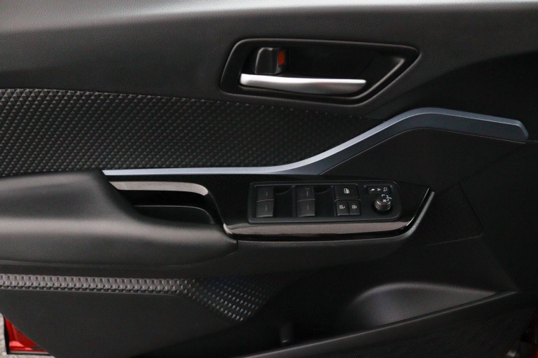Toyota C-HR - 1.8 Hybrid First Edition | Stuurwiel Verwarming | 28