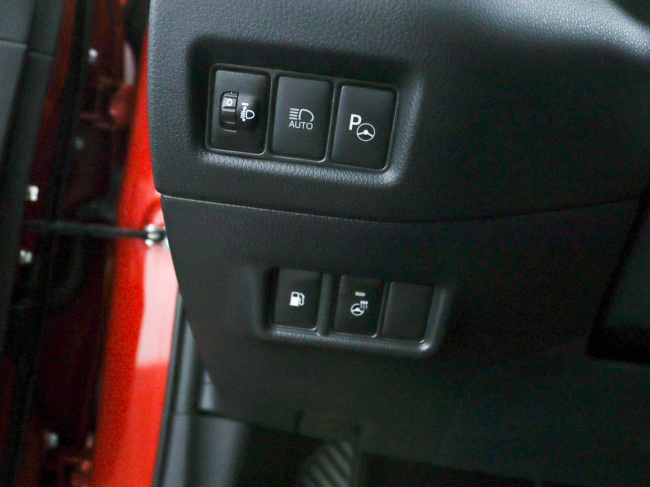 Toyota C-HR - 1.8 Hybrid First Edition | Stuurwiel Verwarming |