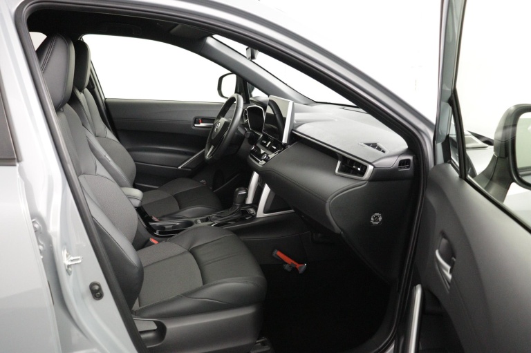 Toyota Corolla Cross - Hybrid 140 Style 18