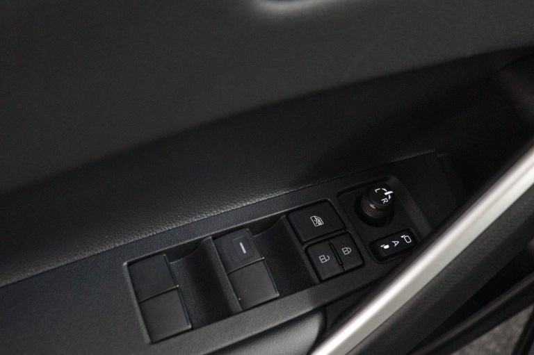 Toyota Corolla Cross - Hybrid 140 Style 27
