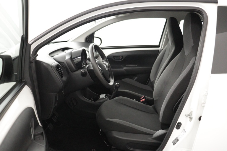 Toyota Aygo - 1.0 VVT-i x-fun 16