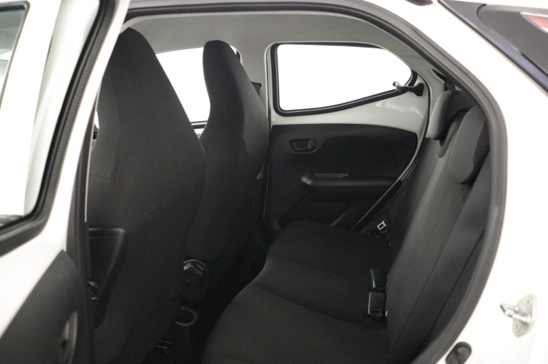Toyota Aygo - 1.0 VVT-i x-fun 17