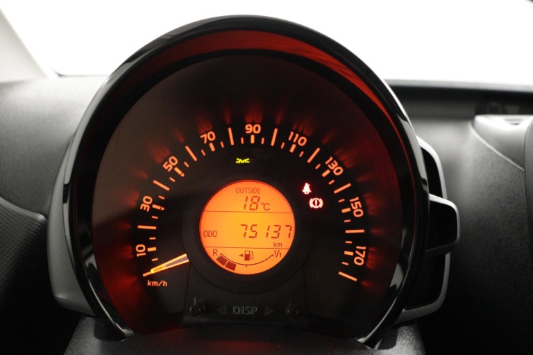 Toyota Aygo - 1.0 VVT-i x-fun 6