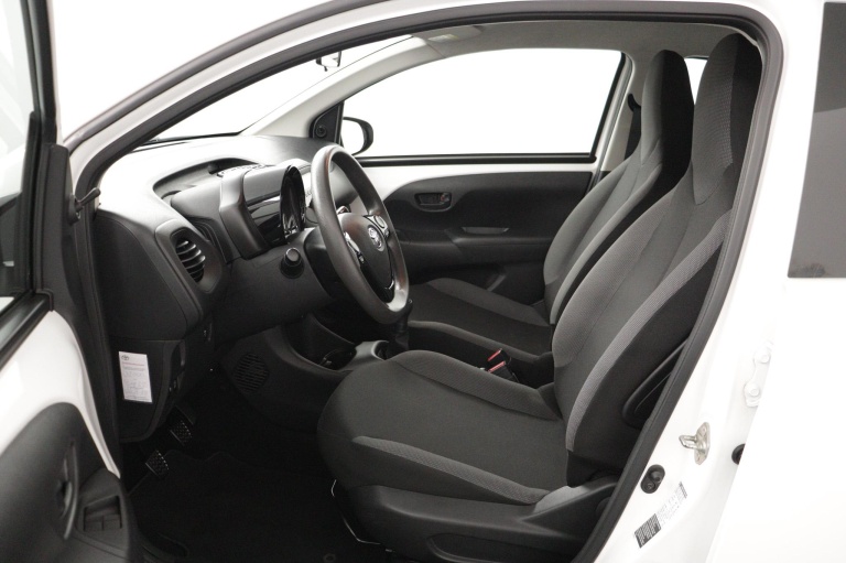 Toyota Aygo - 1.0 VVT-i x-fun 16