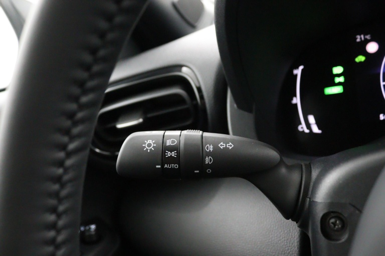 Toyota Yaris Cross - 1.5 Hybrid 130 Dynamic 21