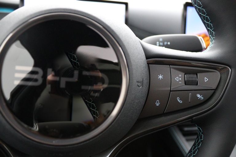 BYD SEAL 6 - DM-i Sedan Comfort Lite 16