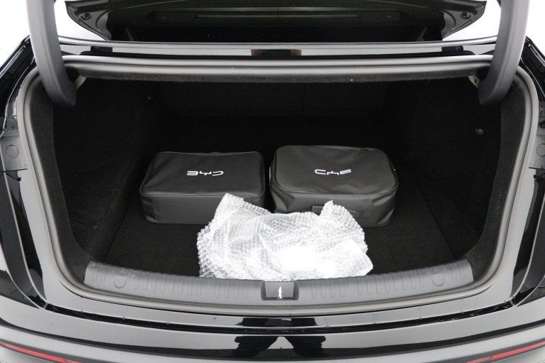 BYD SEAL 6 - DM-i Sedan Comfort Lite 18