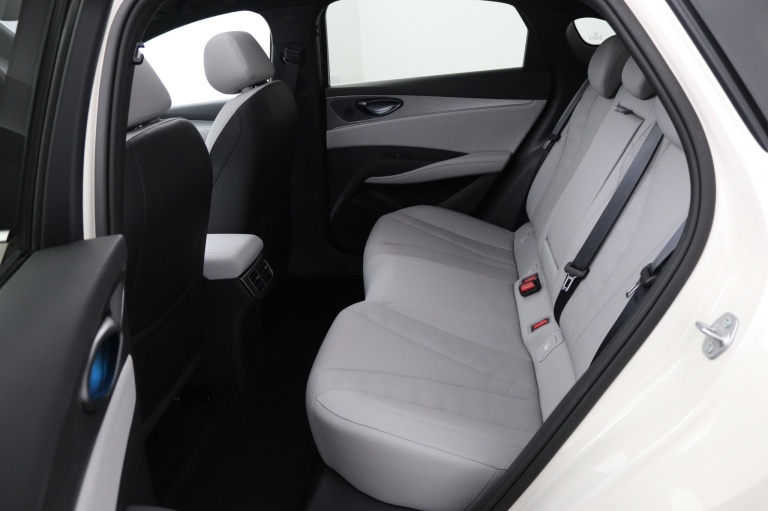 BYD SEAL 6 - DM-i Sedan Comfort Lite 13