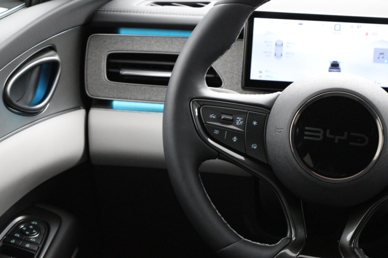 BYD SEAL 6 - DM-i Sedan Comfort Lite 14