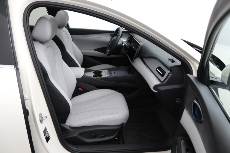 BYD SEAL 6 - DM-i Sedan Comfort Lite 16