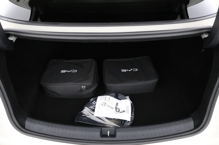 BYD SEAL 6 - DM-i Sedan Comfort Lite 17