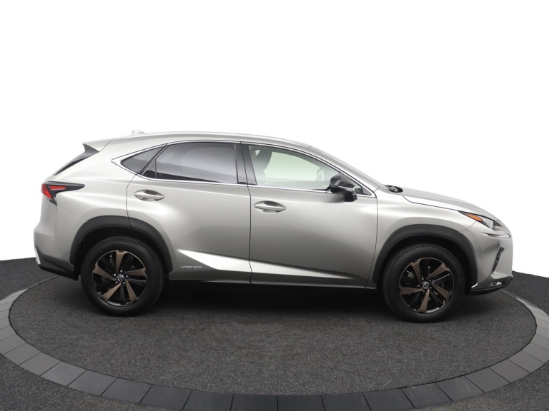 Lexus NX - 300h AWD Sport Edition 13