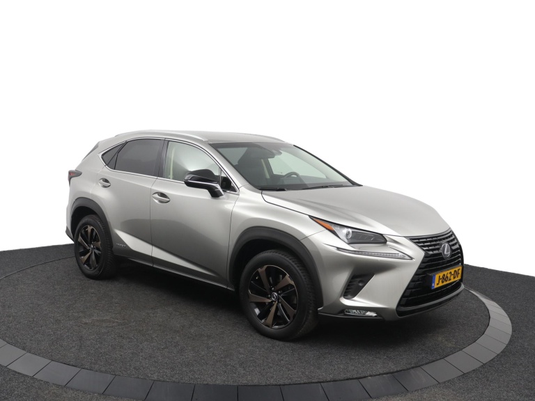 Lexus NX - 300h AWD Sport Edition 14