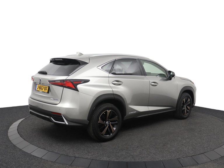 Lexus NX - 300h AWD Sport Edition 2