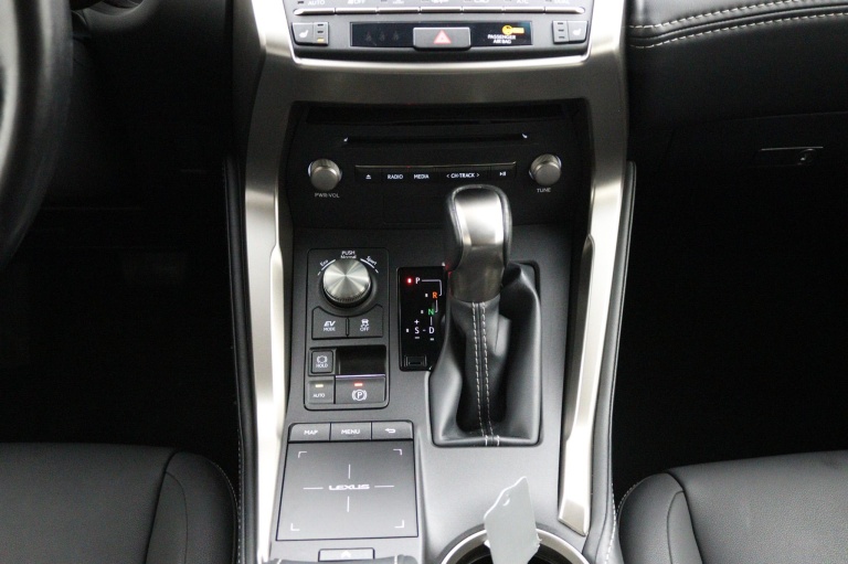 Lexus NX - 300h AWD Sport Edition 27