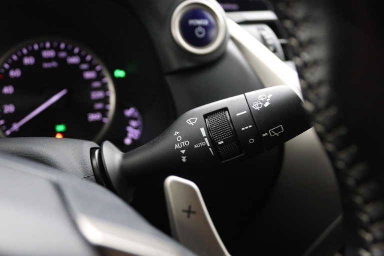 Lexus NX - 300h AWD Sport Edition 32