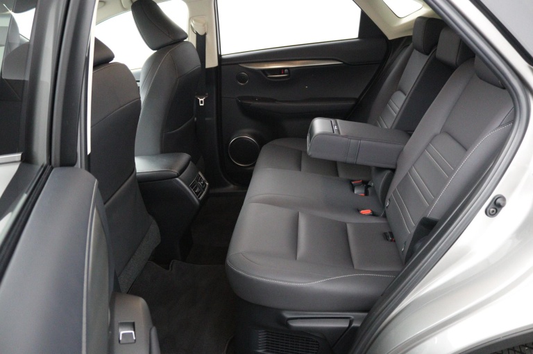 Lexus NX - 300h AWD Sport Edition 37