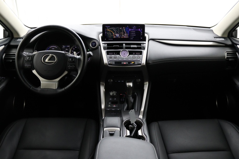 Lexus NX - 300h AWD Sport Edition 4
