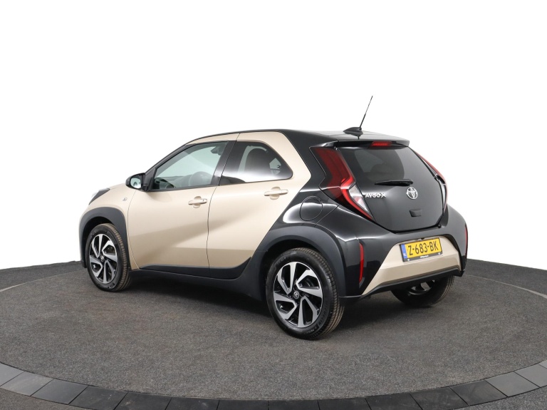 Toyota Aygo X - 1.0 VVT-i S-CVT Pulse 12