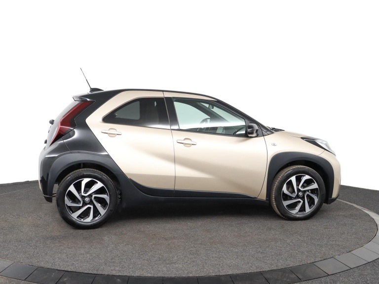 Toyota Aygo X - 1.0 VVT-i S-CVT Pulse 13