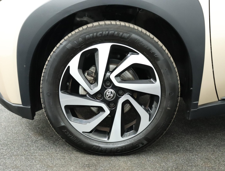Toyota Aygo X - 1.0 VVT-i S-CVT Pulse 36